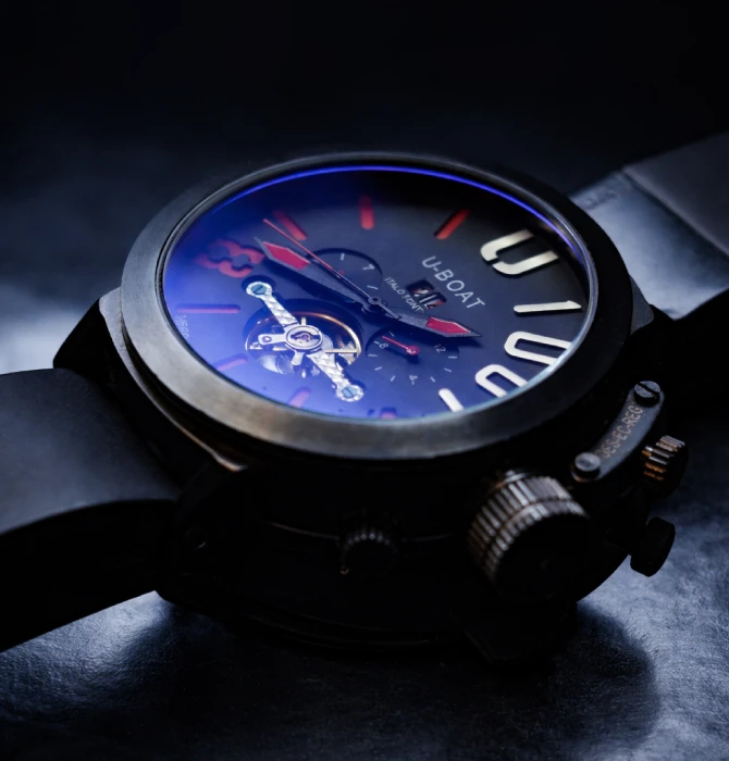 product image watch hand dark concept